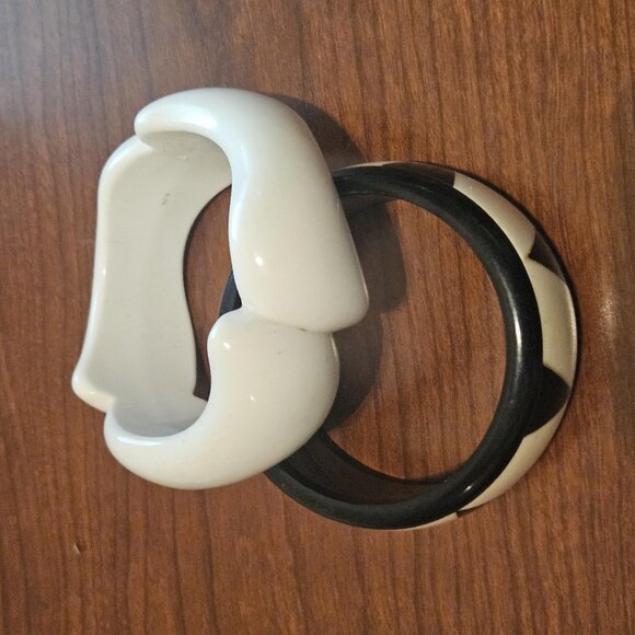 Set of 2 Vintage Bracelets - 70's 80's Retro Jewellery Fashion black and white - Picture 2 of 6